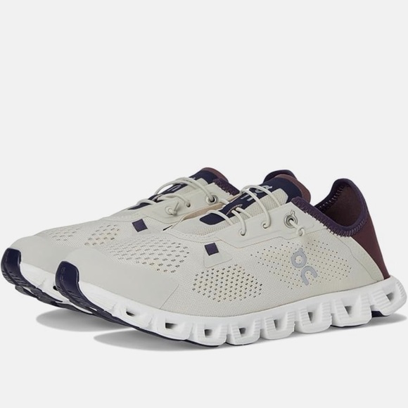 On Running  Cloud Women’s Cream and Purple Shoes - Picture 2 of 6